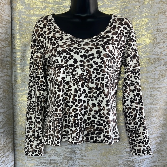 Olsen Europe Cheetah / Leopard Print Round Neck Top Size S-M/8 - Picture 2 of 12